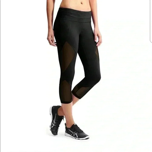 Athleta Mesh Sonar Capri Leggings Sz M - Picture 1 of 8